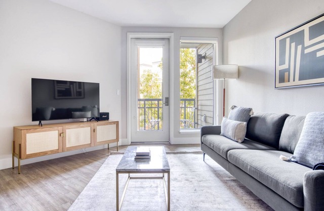Trendy Redwood City 1BR w/ Gym & Pool, 6 mins to Caltrain, by Blueground