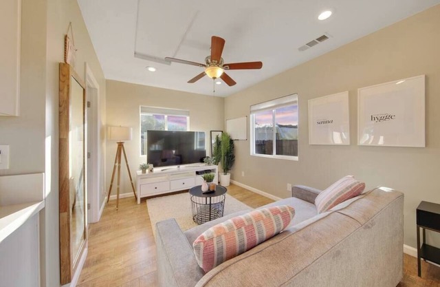 Trendy San Diego Bungalow - Private Backyard with Firepit