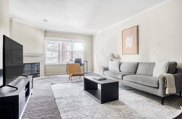 Trendy Santa Clara 1BR w/ Gym, Pool & W/D, walk to Safeway, by Blueground