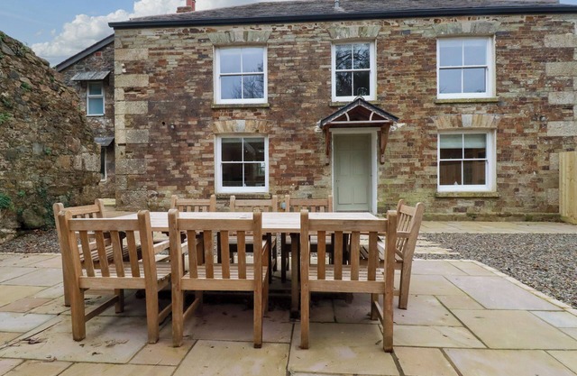 TRETOIL FARM HOUSE, pet friendly, luxury holiday cottage in Bodmin
