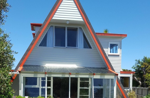 Dreieckhaus am Paraparaumu Strand