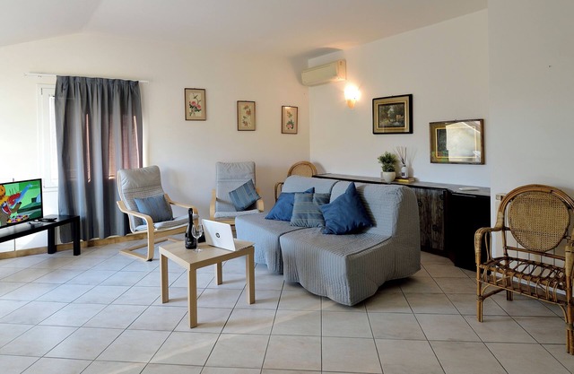 Trilo Mina 4 - Zwei Schlafzimmer Wohnung, Schläft 6