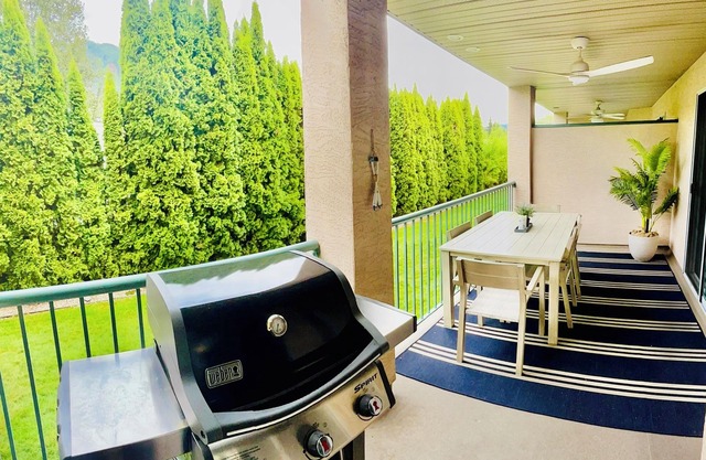 Trinity at the Riverside -Legal & Licensed 2 bed 2 bath + boat slip