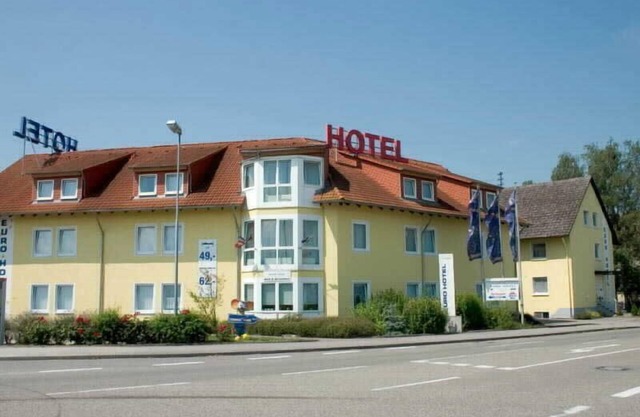 Dreibettzimmer mit WC und Dusche - Euro Hotel