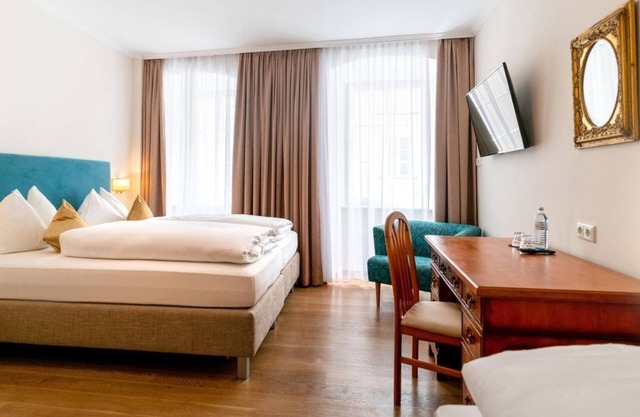 Dreibettzimmer mit Frühstück - Hotel Trumer Stube