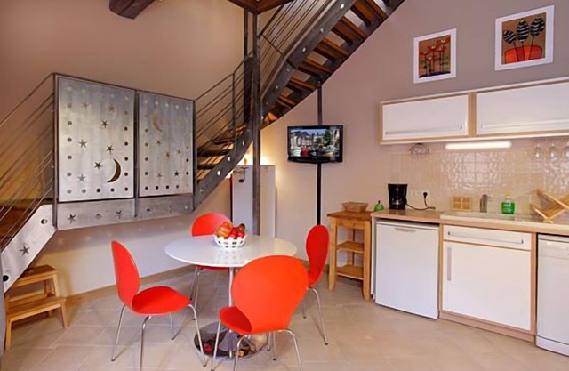 Triplex in Charakterhaus 2 Schritte vom Vieux Bassin und Salzspeicher