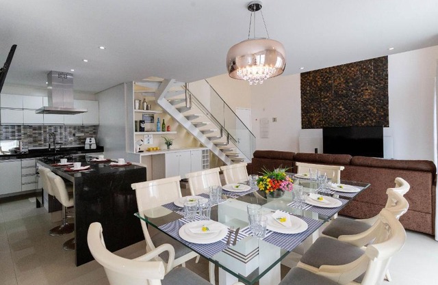 Triplex pé na areia com piscina na cobertura