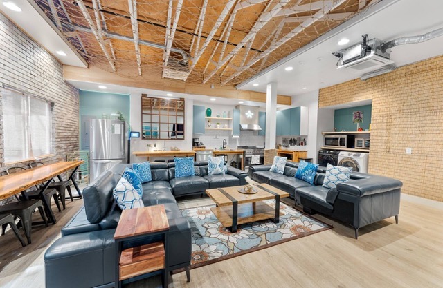 Tropical 11BR Getaway + Yard for 40 Guests 3-Units