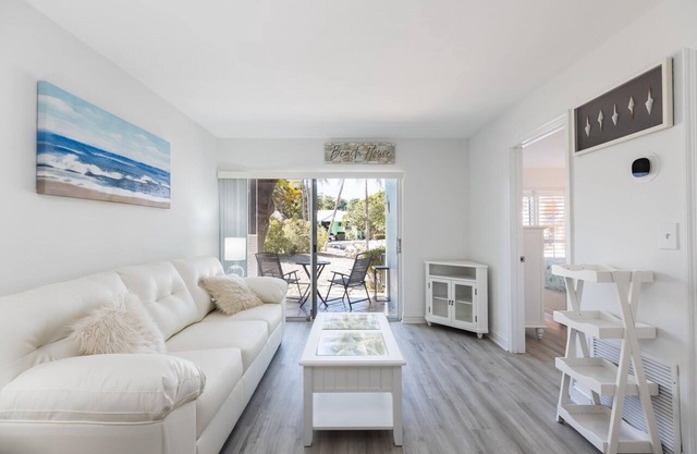 Tropical Bayside Condo with Dock