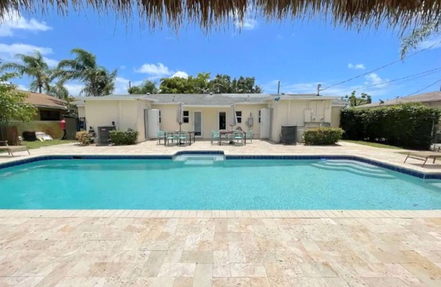 Tropical Breeze 12 Guests-Heated Pool-Golf-Beach