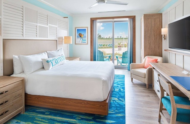 Tropical Charm Awaits in this Private Room w/Relaxed Decor Near Kansas Speedway