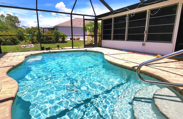 Tropical family getaway w/pool