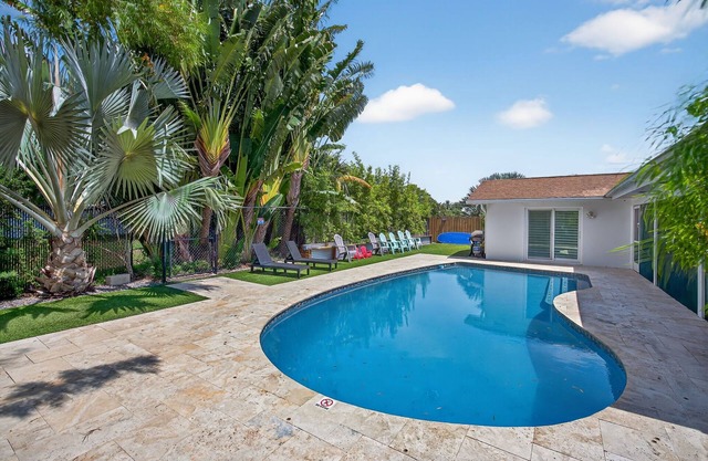 Family friendly, spacious, pool paradise. Minutes to sports venues and beaches.