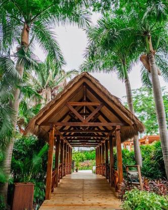 Tropical Paradise Beachfront Villa with Pool & BBQ