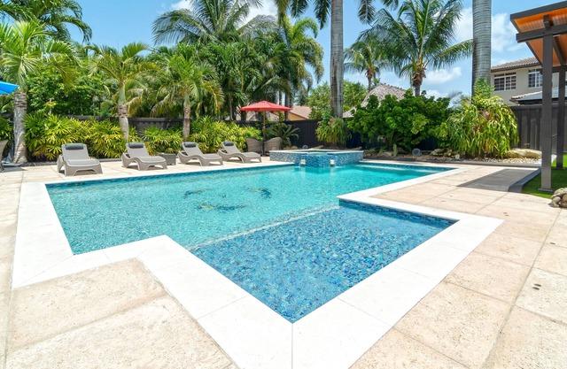 Tropical Paradise deluxe villa