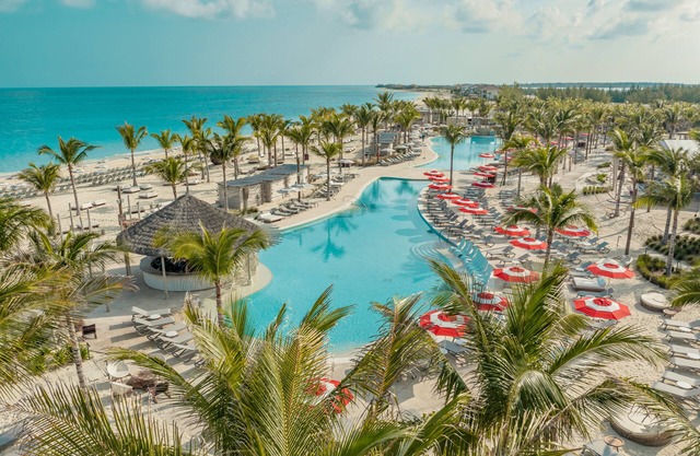 Tropical Paradise Retreat: Luxurious 2 Bed 2 Bath Condo in Bimini Bay Community
