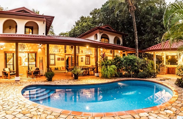 Tropical Surfside Neu renovierte Villa in Playa Guiones, Nosara