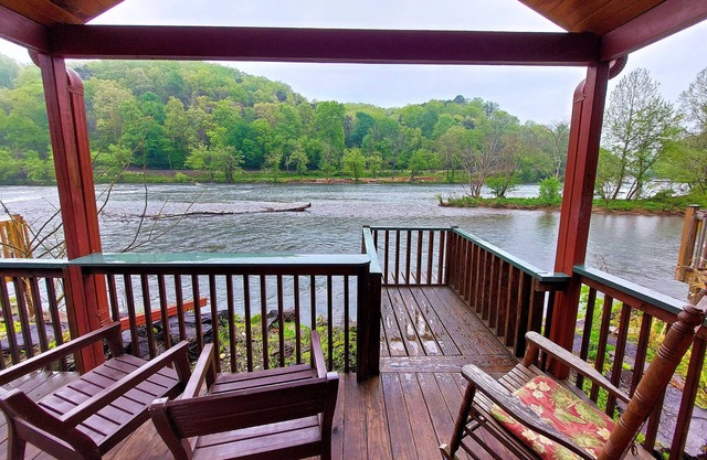 Troutin' About - A cozy cabin on the river!