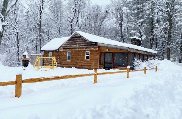 Troy's Cabin in North Conway with Hot Tub