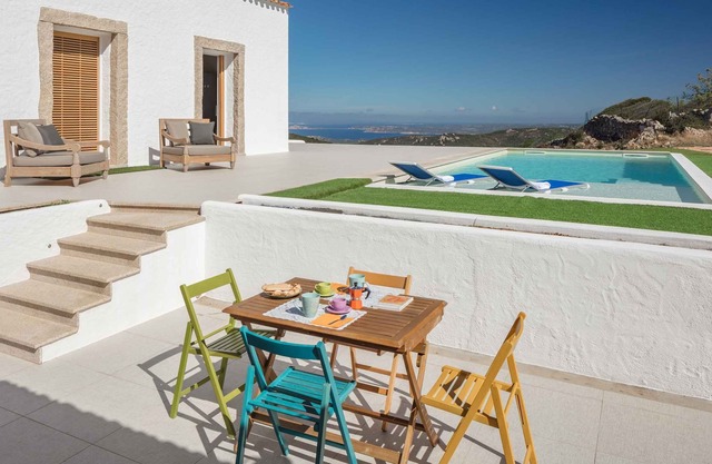 True Natureful Villa With Delightful Setting