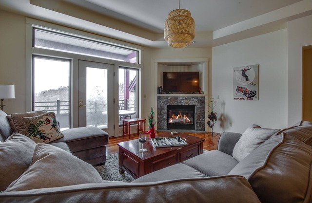 Lassen Sie Ihr Gepäck fallen und begeben Sie sich auf die Piste in dieser Ski-In / Out-Wohnung in den Lodges