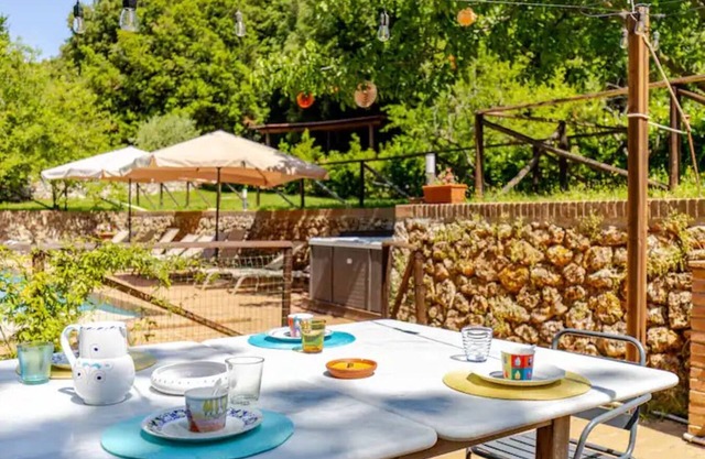 True Tuscany Siena!Entire Property, Exclusive10p A/C,pool,Hottub, OutdoorKitchen