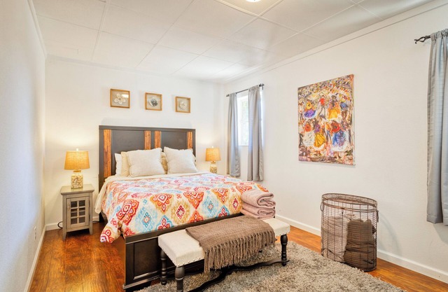 Healdsburg Quintessential Wine Country Cottage