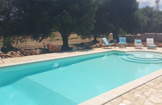 Trulli Momenti delle Stelle, privater 12 m Pool, BBQ, überdachte Außenküche