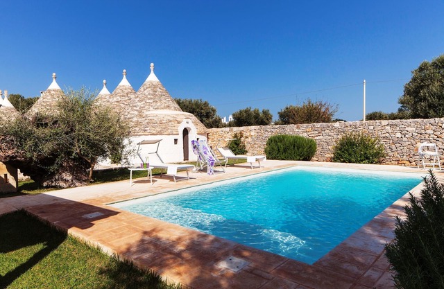Trulli mit Swimmingpool, nah an Sandstränden und Golfplätzen