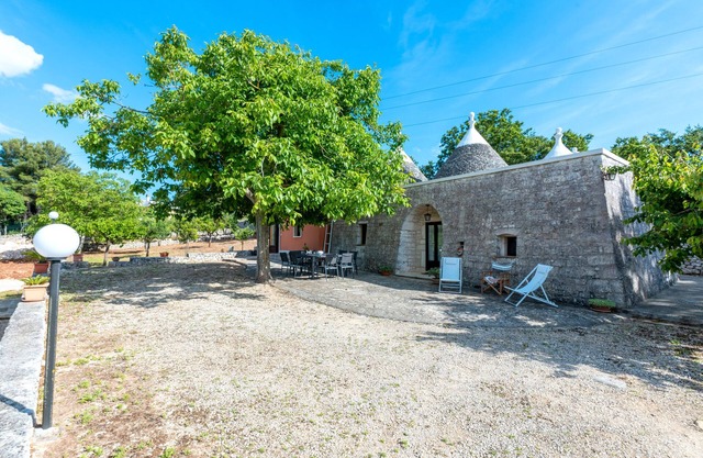 Trullo 'Dona Filomena' mit privater Terrasse, privatem Garten und Wi-Fi
