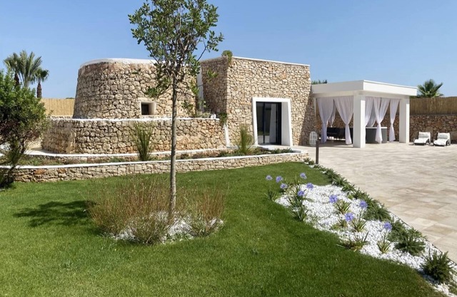 Trullo am Meer mit Außenwhirlpool und Klimaanlage