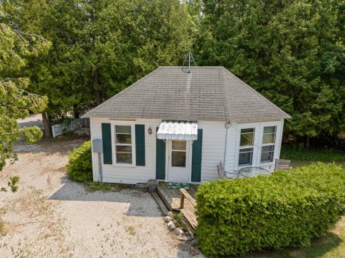 Tuckaway Cottage by Simple Life Rentals