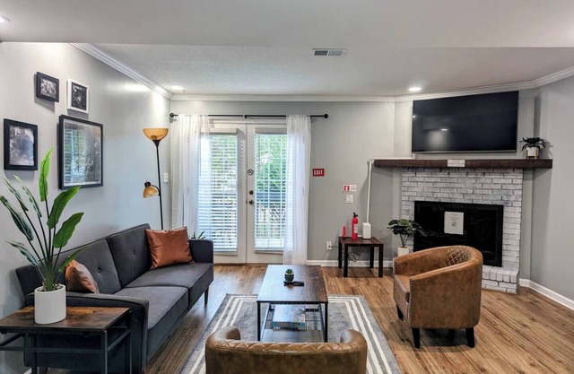 Tucked Away Townhome Close to the Masters