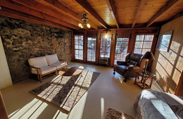 Tucson Desert Historic Courtyard Ground Cozy Studio 1B