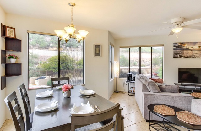 Tucson Escape w/ Outdoor Community Pool & Hot Tub!