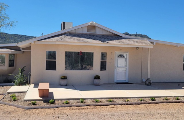 Tucson Jewel, 2 acres, peaceful, mountain views, dessert vegetation & wildlife