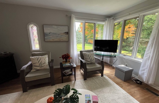 Tudor Pines Bed & Breakfast (plus event/wedding venue)