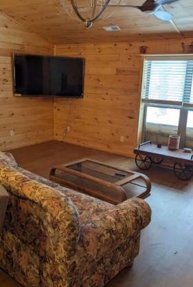 Tug Hill Fisherman's Paradise Rural and Quiet - Upstairs