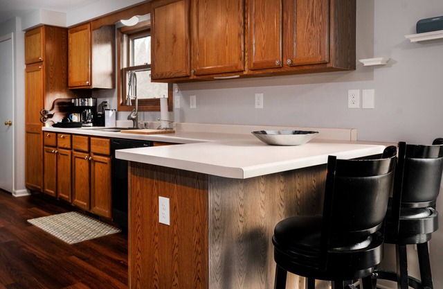 Tulip Hill – Peaceful 4 BDR 10 Min to Lake Geneva!
