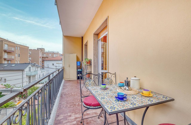 Tullia relax home 650 m dal mare, Alassio, Italy