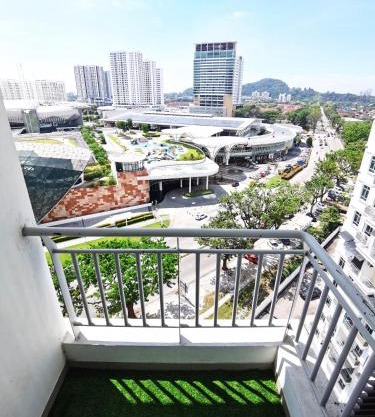 TuR11-Oppesite Pisa Stadium-1min-FoodCourt-MiniMarket