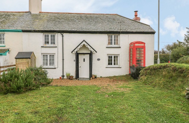 Turpike Cottage, WOOLFARDISWORTHY