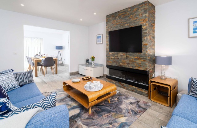 Turnstones - On-Site Parking - Outside Area - Sleeps 10