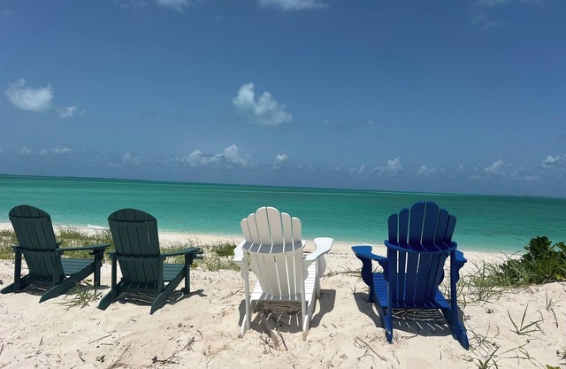 Turtle Cove is steps away from Paradise with private beach access. OCEANFRONT
