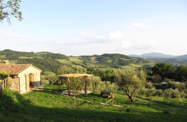 Tuscan country house with enchanting view and swimming pool