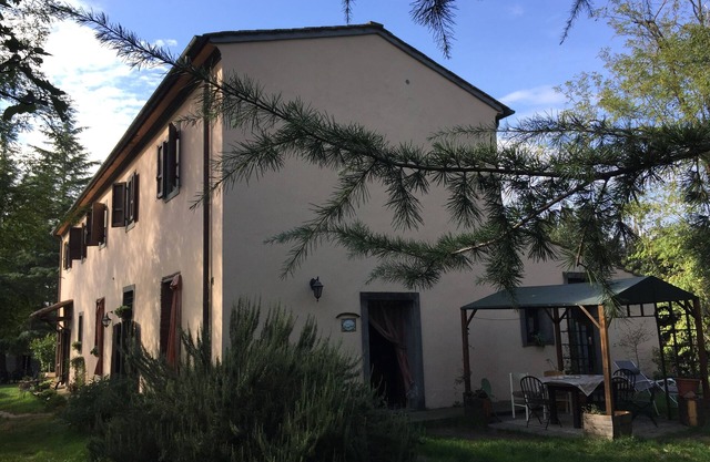 Gemütliche und sonnige Villa mit Pool und privatem Garten 20 Minuten vom Meer entfernt.