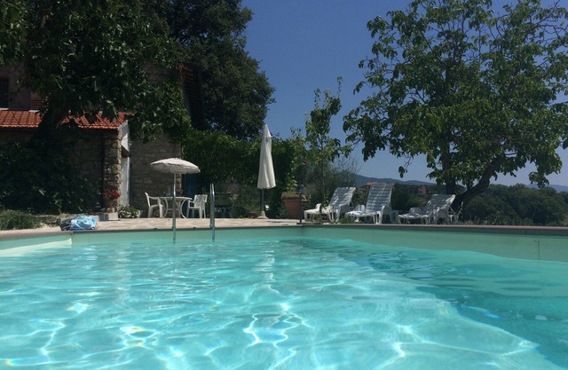 Tuscan Farmhouse in Farmland, Removed not Remote, Easy Reach Florence,