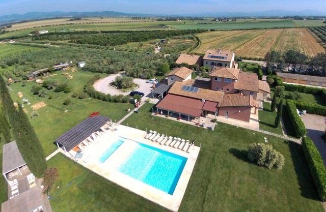 Resort mit Swimmingpool, Wellnessbereich und Klimaanlage
