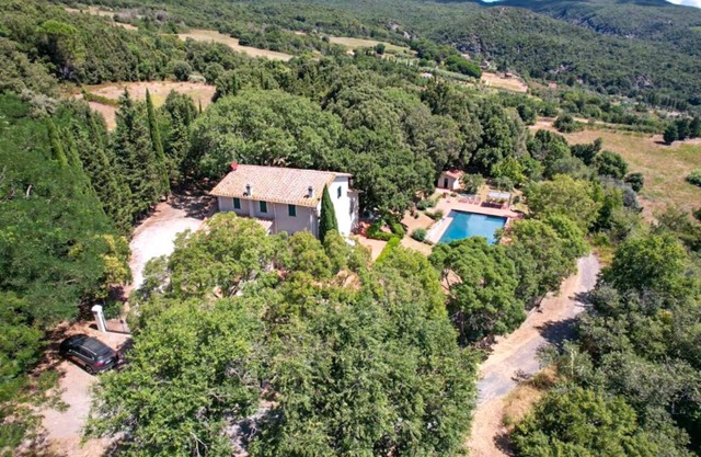 Toskanische Villa mit Huegel-und Meerblick 10min vom Naturstrand mit Pool