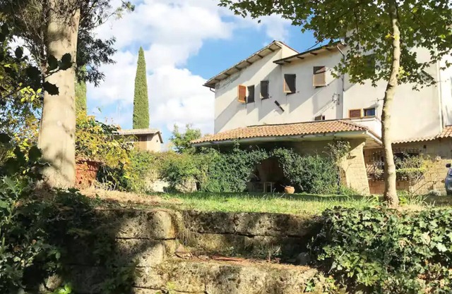 Tuscan villa with garden near Saturnia